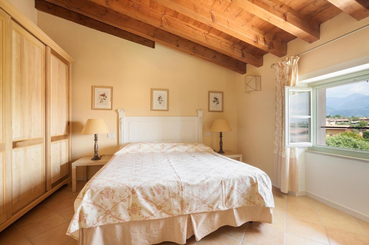 Residence Villa Antica Torre San Felice del Benaco Buitenkant foto