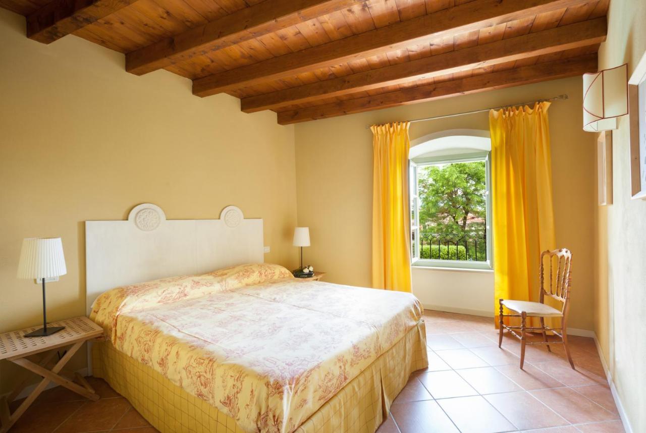 Residence Villa Antica Torre San Felice del Benaco Buitenkant foto