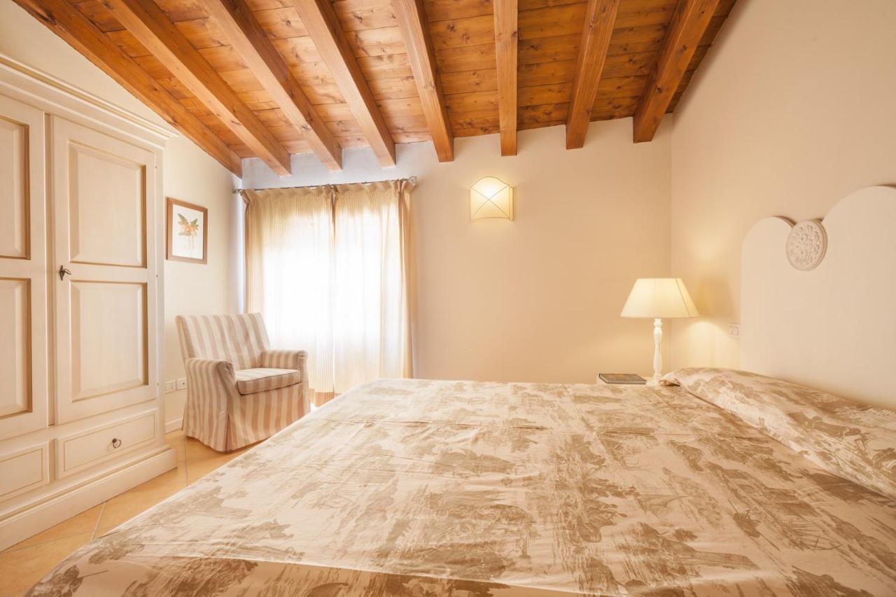 Residence Villa Antica Torre San Felice del Benaco Buitenkant foto