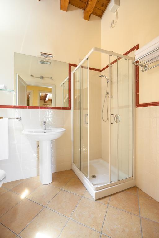 Residence Villa Antica Torre San Felice del Benaco Kamer foto